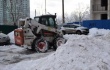 Городские дворы очищают от снега и наледи