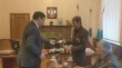 Глава администрации Кировского района вручил медаль ветерану