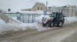 В Волжском районе ведутся работы по очистке территории от снега и наледи