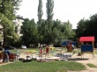 В Ленинском районе приступили к установке детских площадок