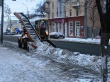 Улицы Саратова продолжают убирать от снежных масс