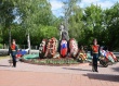 В Саратове состоялась торжественная церемония возложения цветов и венков к монументу «Воин-освободитель»