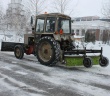 В центре Саратова продолжаются работы по уборке снега