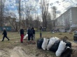 В Волжском районе продолжаются мероприятия по очистке дворовых территорий