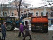 Продолжается очистка территории Фрунзенского района от снега и наледи 