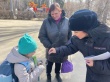 Сотрудники Госавтоинспекции проводят профилактические беседы с детьми во дворах и на игровых площадках