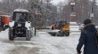 В выходные продолжается очистка города от снега