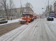В Кировском районе продолжается обработка дорог и тротуаров противогололедными материалами