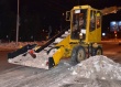 В Саратове продолжается уборка снега и наледи