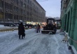 Уборка территории Волжского района от снега и наледи ведется в круглосуточном режиме