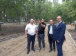 Глава администрации Ленинского района проконтролировал ход работ в сквере по 50 лет Октября