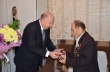 Александр Буренин вручил юбилейные медали ветеранам Великой Отечественной войны 