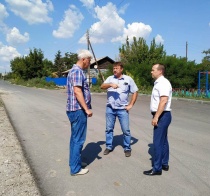 Председатель комитета по развитию территорий Владимир Бьятенко оценил состояние дорог в Багаевке и Трещихе