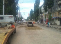 Последствия аварии на улице Чернышевского ликвидируются 