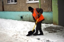 В Саратове очистили от снега и наледи 130 крыш и 649 дворов