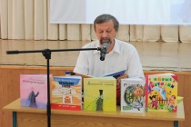 Школьники встретились с московским писателем Юрием Нечипоренко