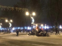 Ночью улицы Саратова будут чистить 222 единицы специальной техники