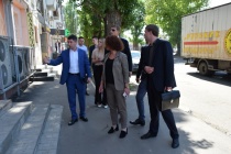 Представители администрации города провели выездное мероприятие на территории Кировского района на предмет соблюдения правил благоустройства