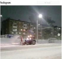 В вывозе снега с улиц Саратова заняты более сотни единиц спецтехники