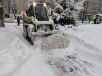 Продолжаются мероприятия по уборке города от снега и наледи