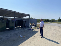 В Гагаринском районе проверили чистоту контейнерных площадок В Гагаринском районе проверили чистоту контейнерных площадок