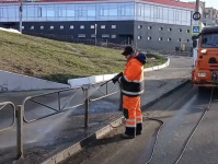 Продолжаются плановые работы по благоустройству Продолжаются плановые работы по благоустройству