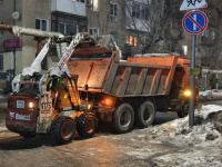 В городе продолжаются плановые работы по уборке снега и наледи В городе продолжаются плановые работы по уборке снега и наледи