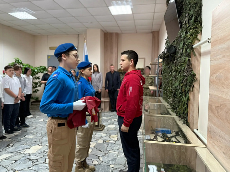 Во Фрунзенском районе состоялась торжественная церемония передачи копии стяга с ликом Спаса Нерукотворного