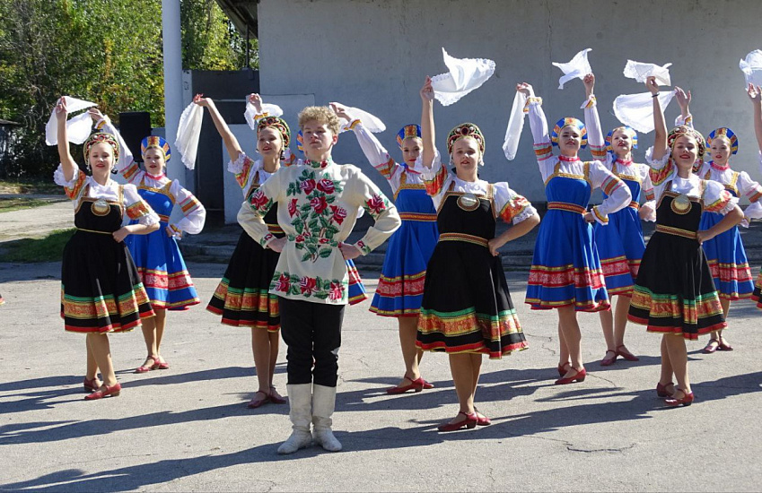 В сквере «Победа» состоялось праздничное мероприятие
