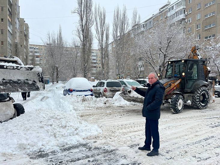 В Заводском районе усилен контроль за уборкой снега и состоянием кровель