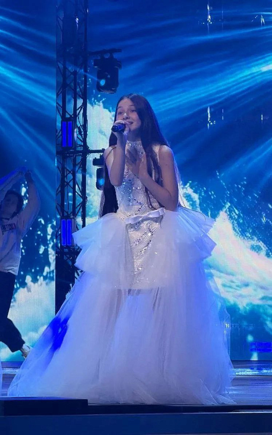 Юная звездочка из Саратова выступит на НТВ с Полиной Гагариной на фестивале «Рождественская песенка года»