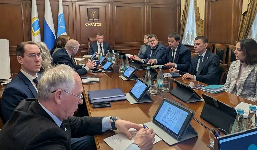 Глава города Михаил Исаев провел совещание с профильными заместителями и руководителями городских служб по вопросам очистки крыш от снега и наледи и подготовки к весеннему паводку