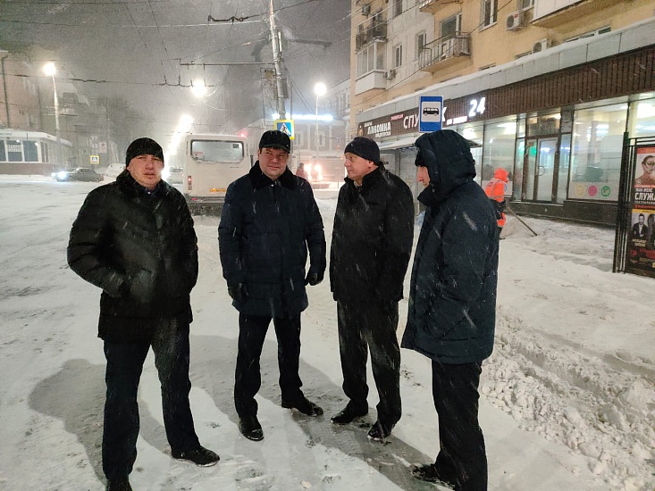 Сергей Пилипенко проконтролировал уборку 
территории в ночное время