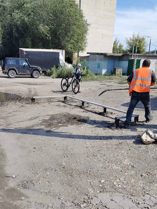 В Заводском районе устанавливают новые остановки