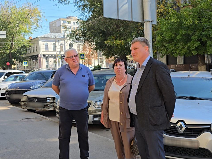 В Октябрьском районе продолжаются мероприятия по осмотру объектов потребительского рынка на предмет соблюдение правил благоустройства города Саратова