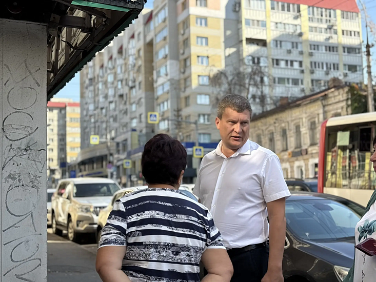 В Октябрьском районе Саратова продолжаются мероприятия по контролю за соблюдением правил благоустройства на объектах потребительского рынка