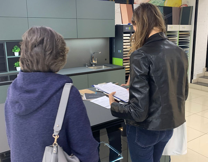 Сотрудники администрации Фрунзенского района провели совместный обход объектов потребительского рынка