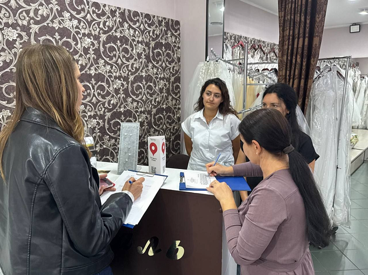 По поручению главы города Михаила Исаева во Фрунзенском районе продолжаются обходы объектов потребительского рынка