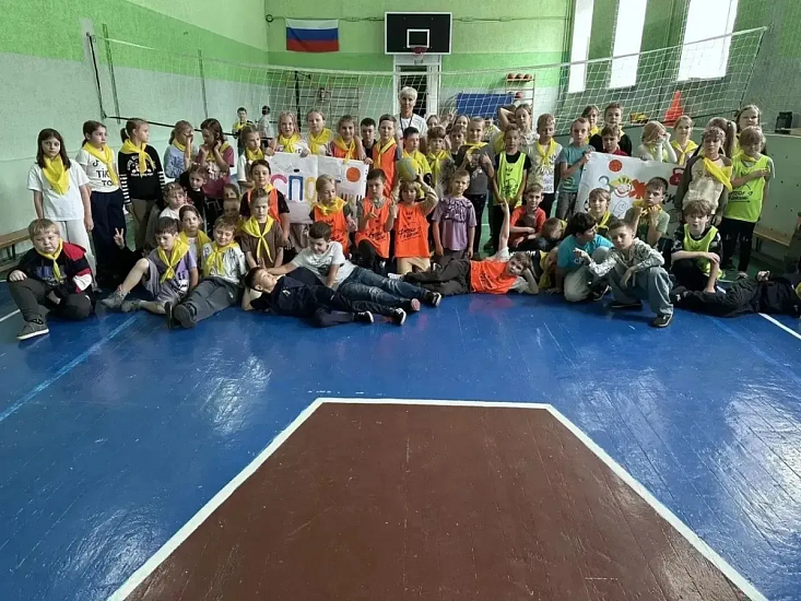 Юные спортсмены Октябрьского района сыграли в пионербол
