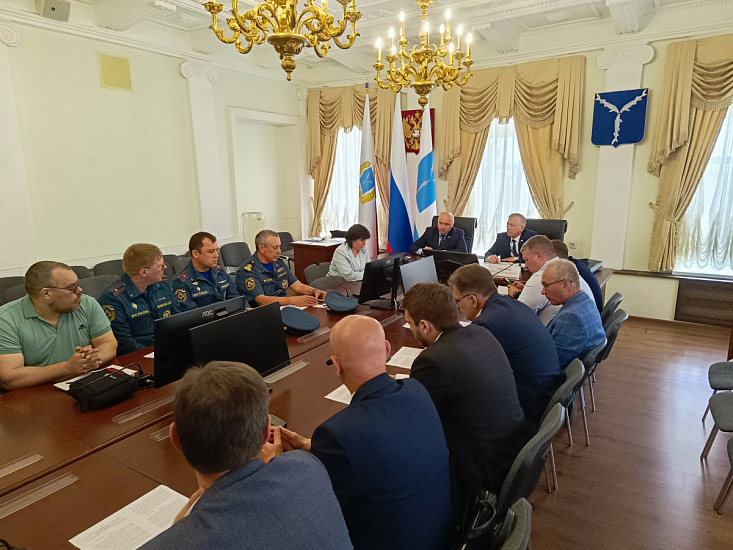 Рассмотрены вопросы обеспечения безопасности на территории города