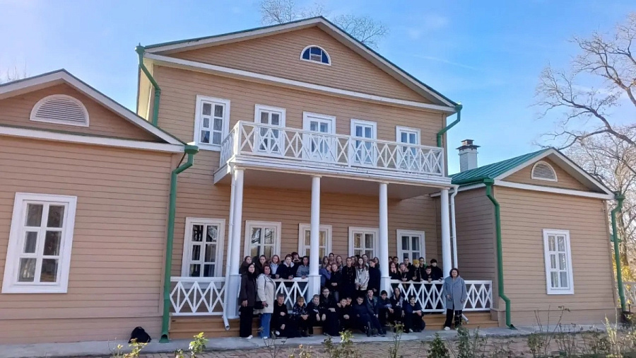 Школьники Гагаринского района посетили музей-заповедник «Тарханы»