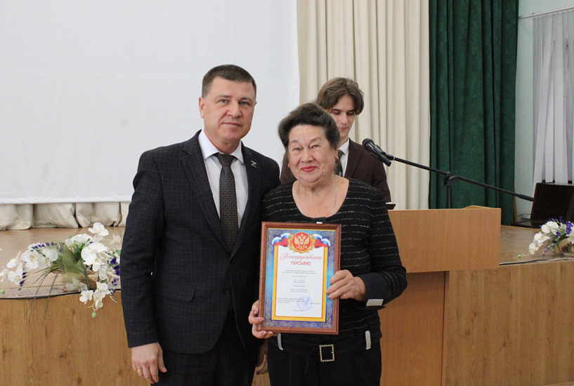 Во Фрунзенском районе состоялся праздничный концерт, посвященный Дню пожилого человека