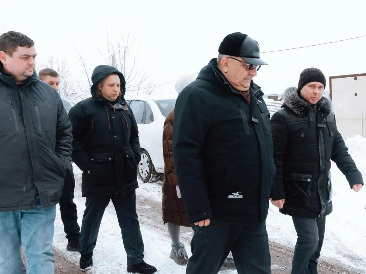 Игорь Молчанов осмотрел дворовые территории города