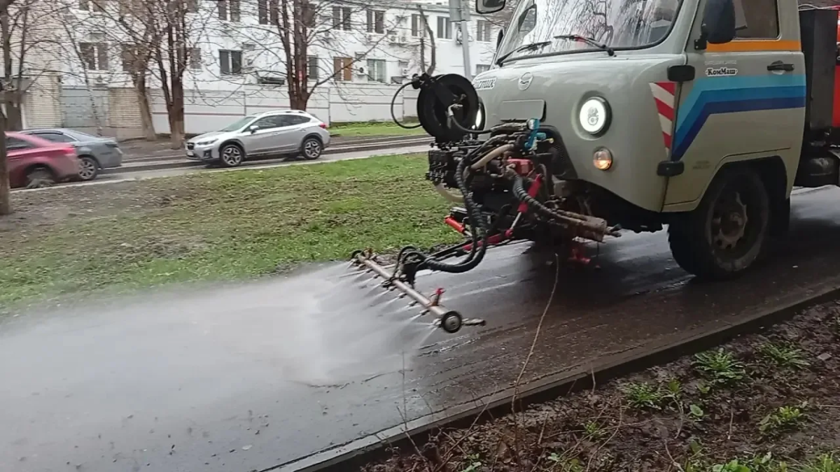 Продолжаются работы по благоустройству