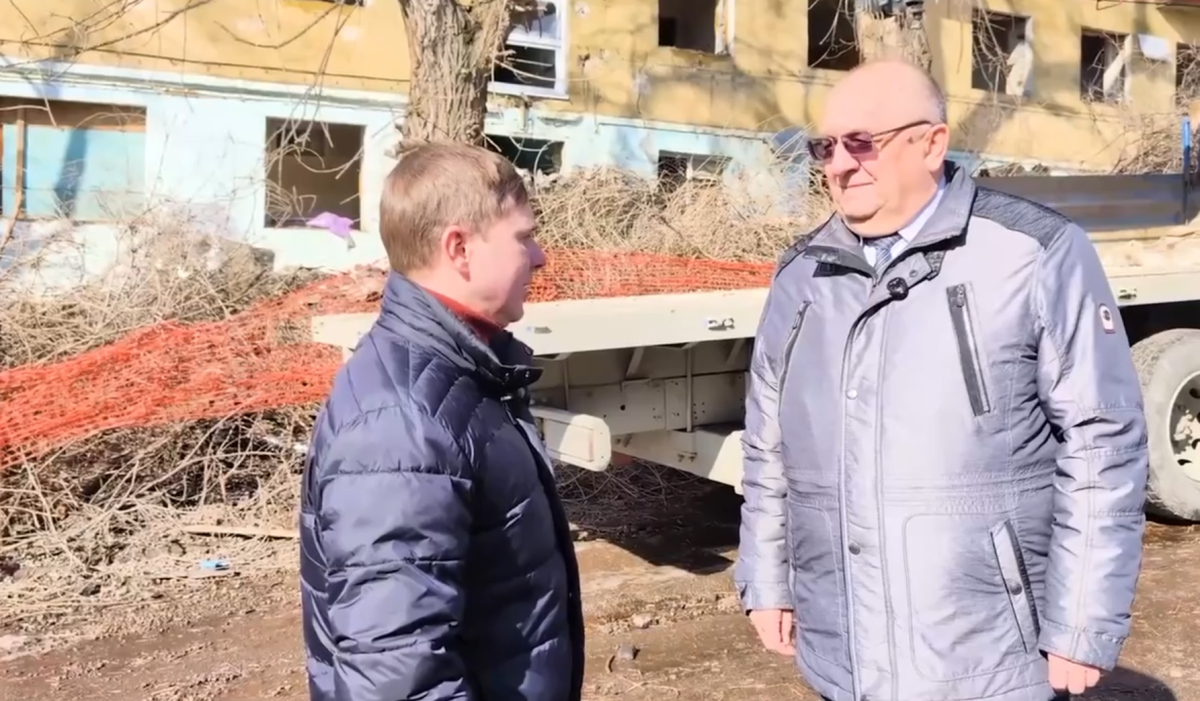 Игорь Молчанов проверил, как ведутся работы по сносу аварийных расселенных домов в Ленинском районе 