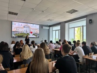 Сотрудники Госавтоинспекции города Саратова провели занятия по ПДД и двухколесному транспорту со студентами Межрегионального юридического института.