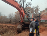 Первый заместитель главы администрации района Александр Власов провел выездное совещание по адресу: Мирный переулок, 21 Первый заместитель главы администрации района Александр Власов провел выездное совещание по адресу: Мирный переулок, 21