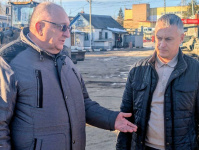 Игорь Молчанов посетил базу службы благоустройства Волжского района