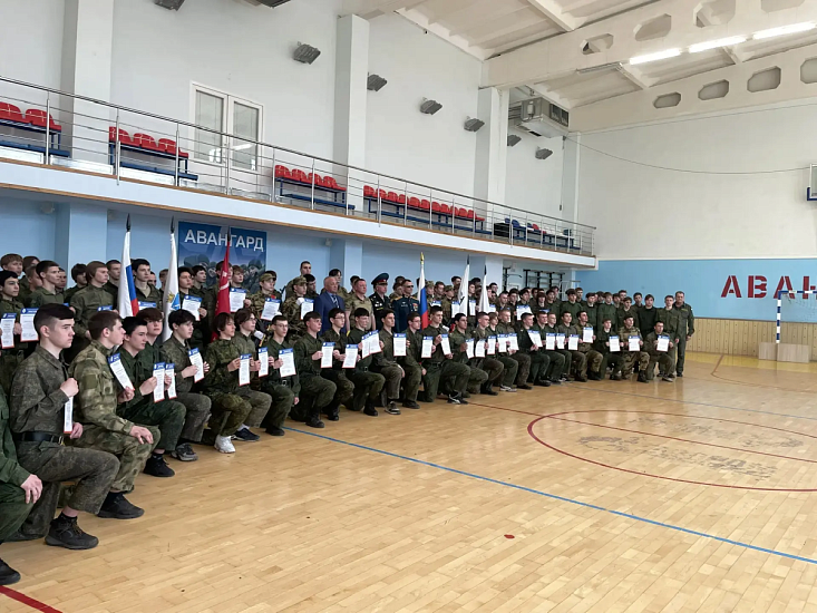 Продолжается работа с допризывной молодежью