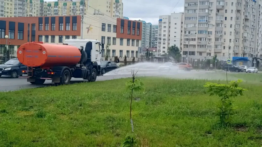 Уборка города продолжается